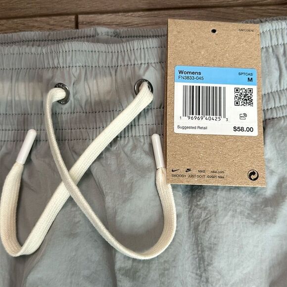 Nike Sportwear‎ Heritage High Waisted Woven Mini Skirt Gray White Size Medium - Picture 5 of 9